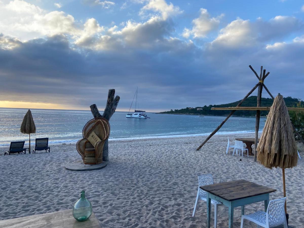 Les Lodges De La Plage U Dragulinu Sari-Solenzara Ngoại thất bức ảnh