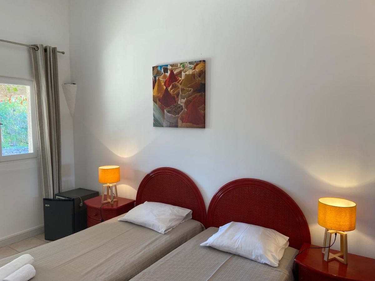 Les Lodges De La Plage U Dragulinu Sari-Solenzara Ngoại thất bức ảnh