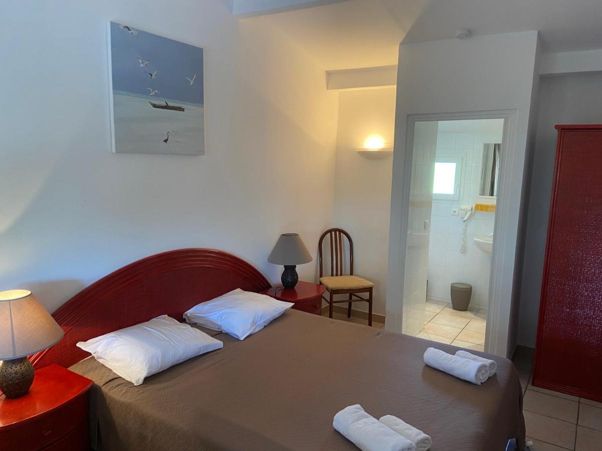 Les Lodges De La Plage U Dragulinu Sari-Solenzara Ngoại thất bức ảnh