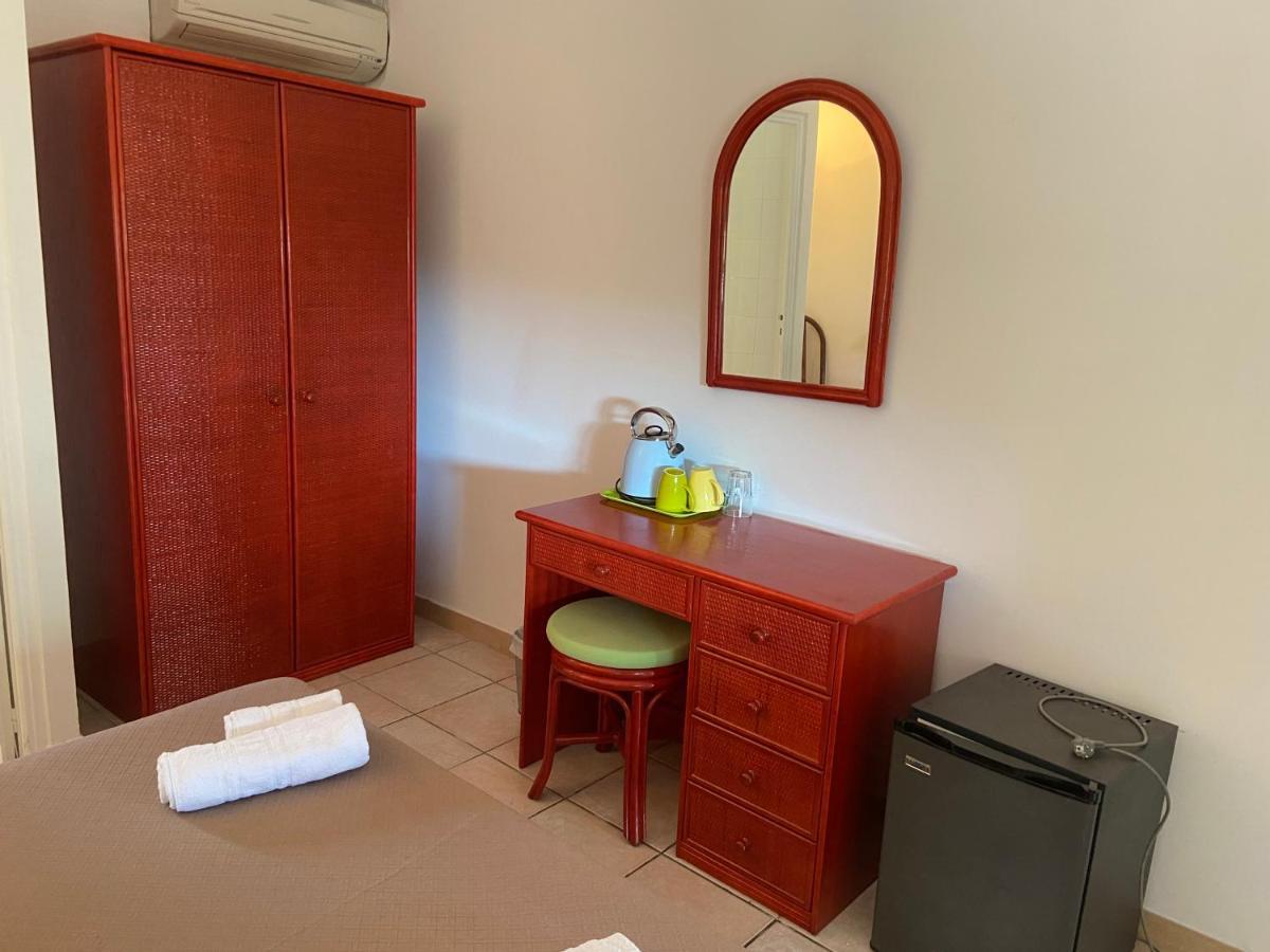 Les Lodges De La Plage U Dragulinu Sari-Solenzara Ngoại thất bức ảnh