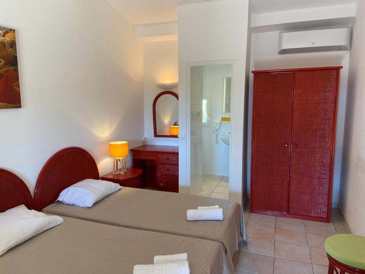 Les Lodges De La Plage U Dragulinu Sari-Solenzara Ngoại thất bức ảnh