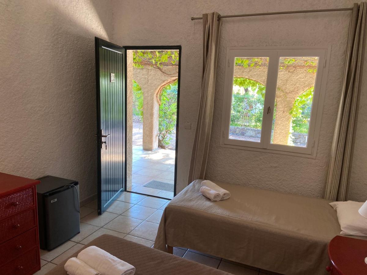 Les Lodges De La Plage U Dragulinu Sari-Solenzara Ngoại thất bức ảnh