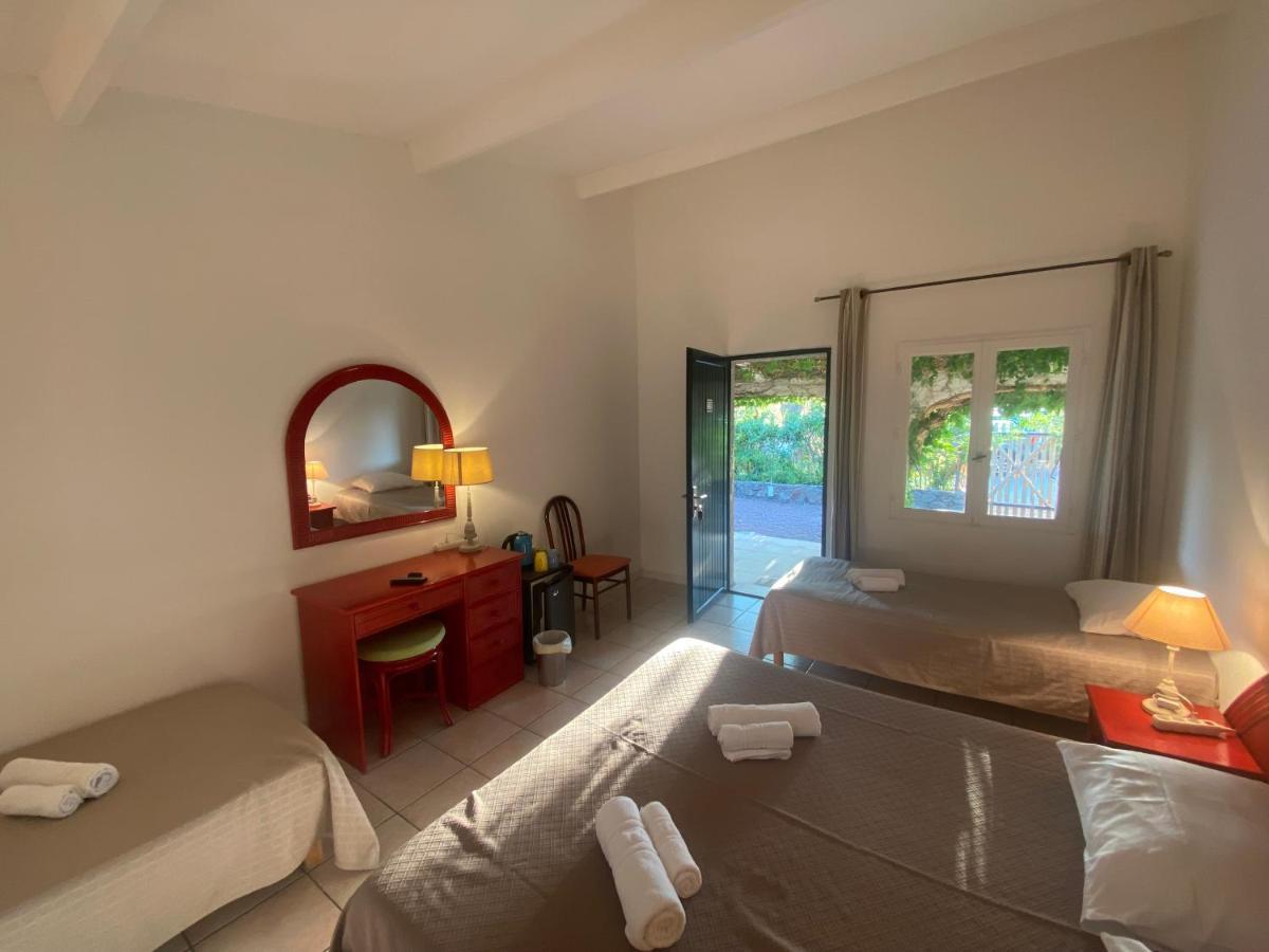 Les Lodges De La Plage U Dragulinu Sari-Solenzara Ngoại thất bức ảnh