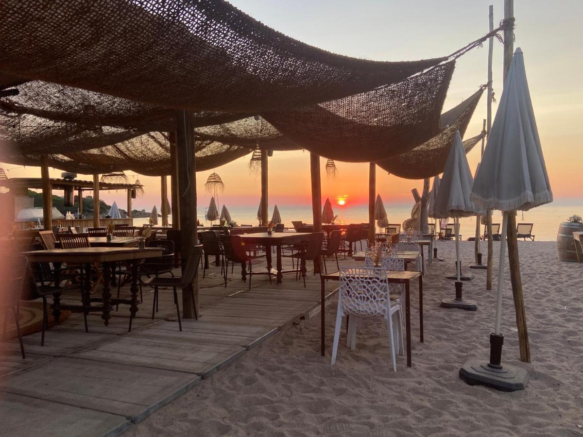 Les Lodges De La Plage U Dragulinu Sari-Solenzara Ngoại thất bức ảnh